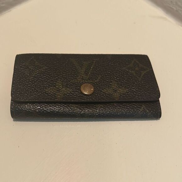 Louis Vuitton Monogram Key Holder Case Brown Coated LV Logo Print 4 Key Luxury - Picture 1 of 9